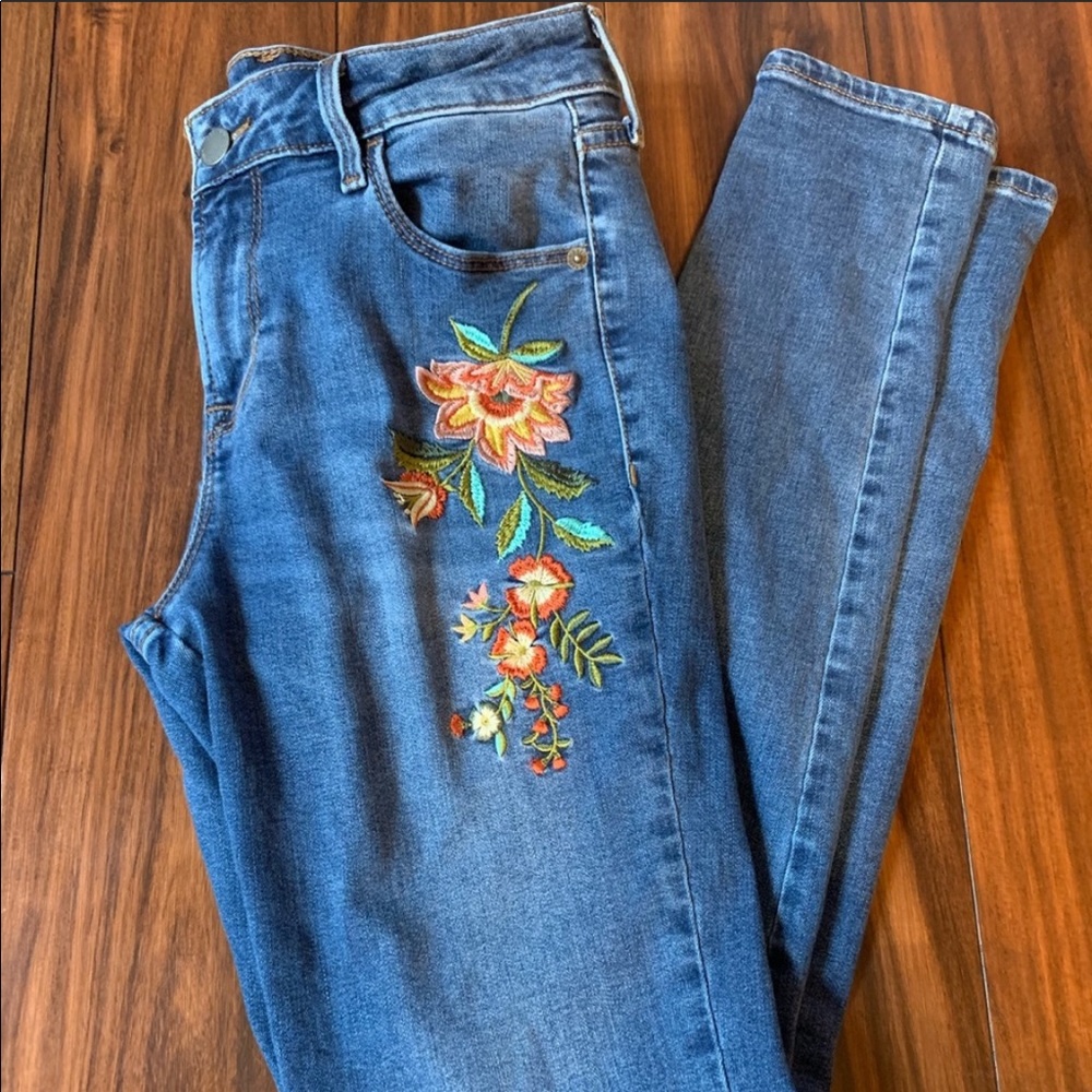 Old Navy Rockstar Floral Embroidered Skinny Jeans